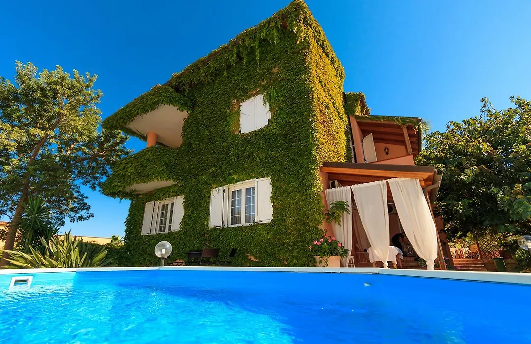 Hb Le Suites Del Giardino-1